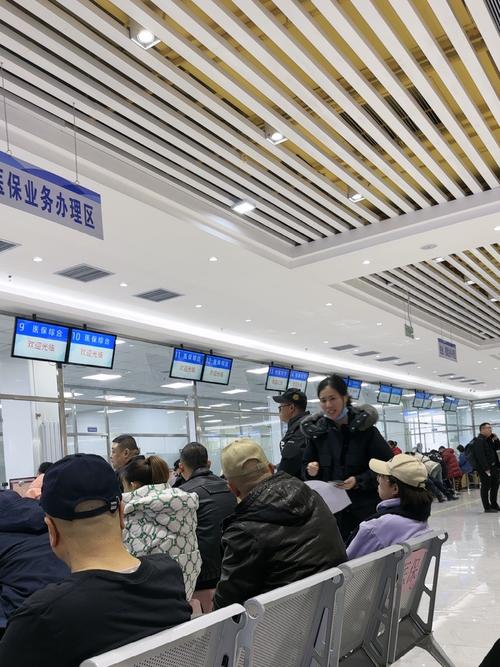 祥瑞医生套取别人的医保卡里面的钱应该向哪个部门举报呢？手把手教你正确维权渠道